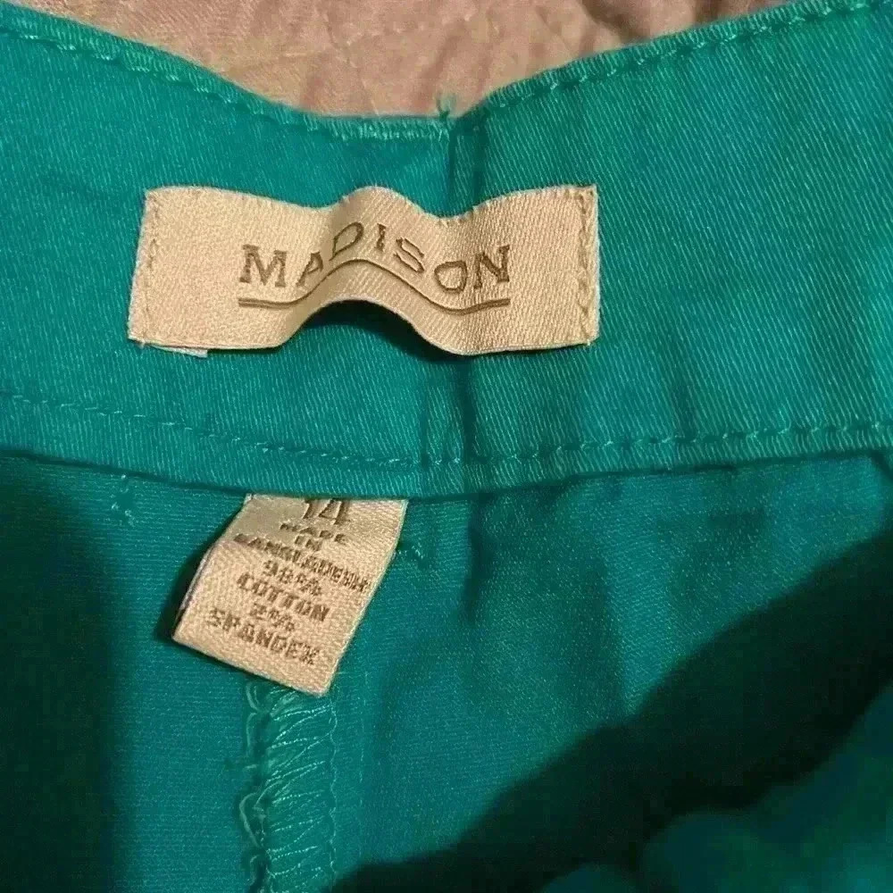 Madison‎ - Picture 2 of 2